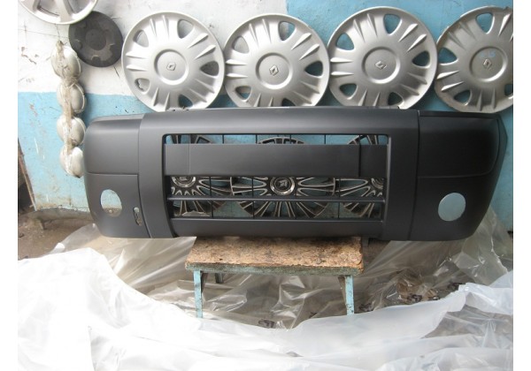 Бампер передній з отвірами для ПТФ Peugeot Partner, Citroen Berlingo, 2003-2008 р, 7401W8